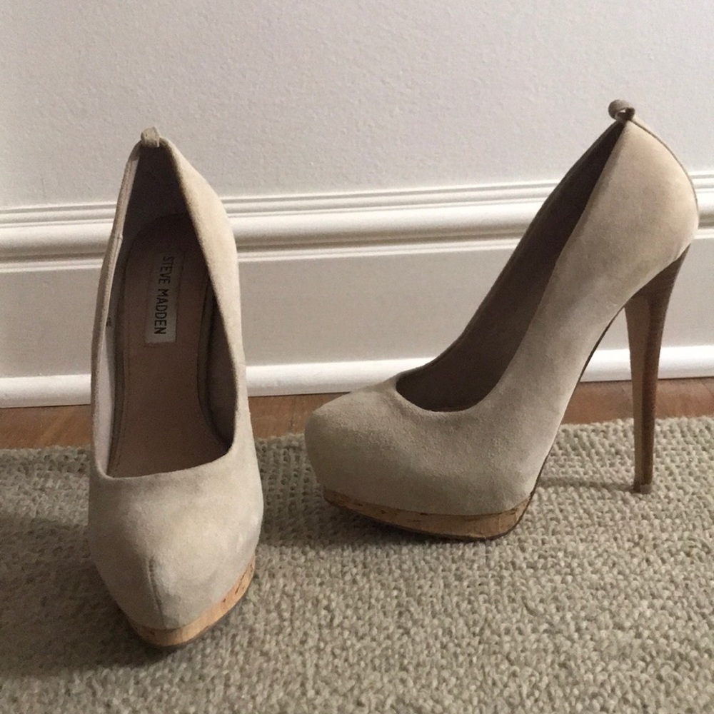 Steve Madden Nude Suede Pumps